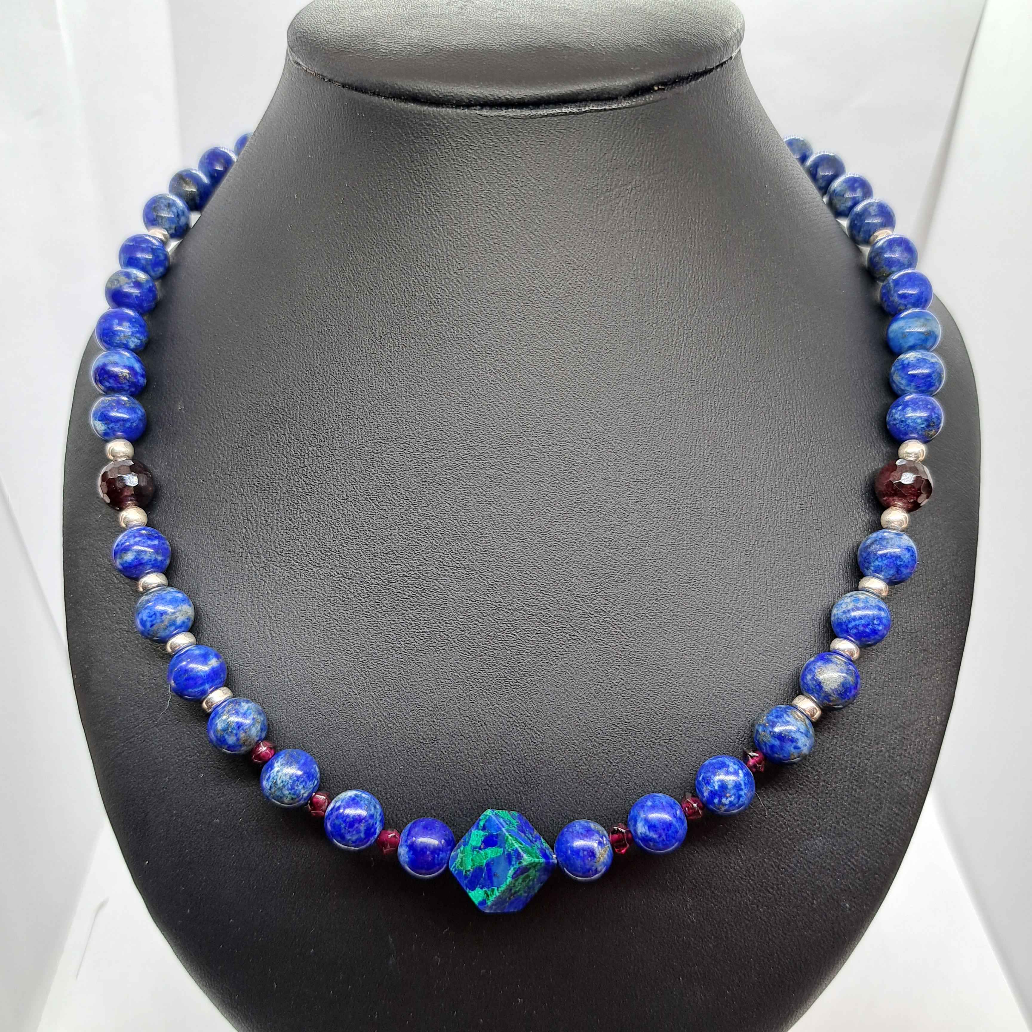 Lapis lazuli nyakék