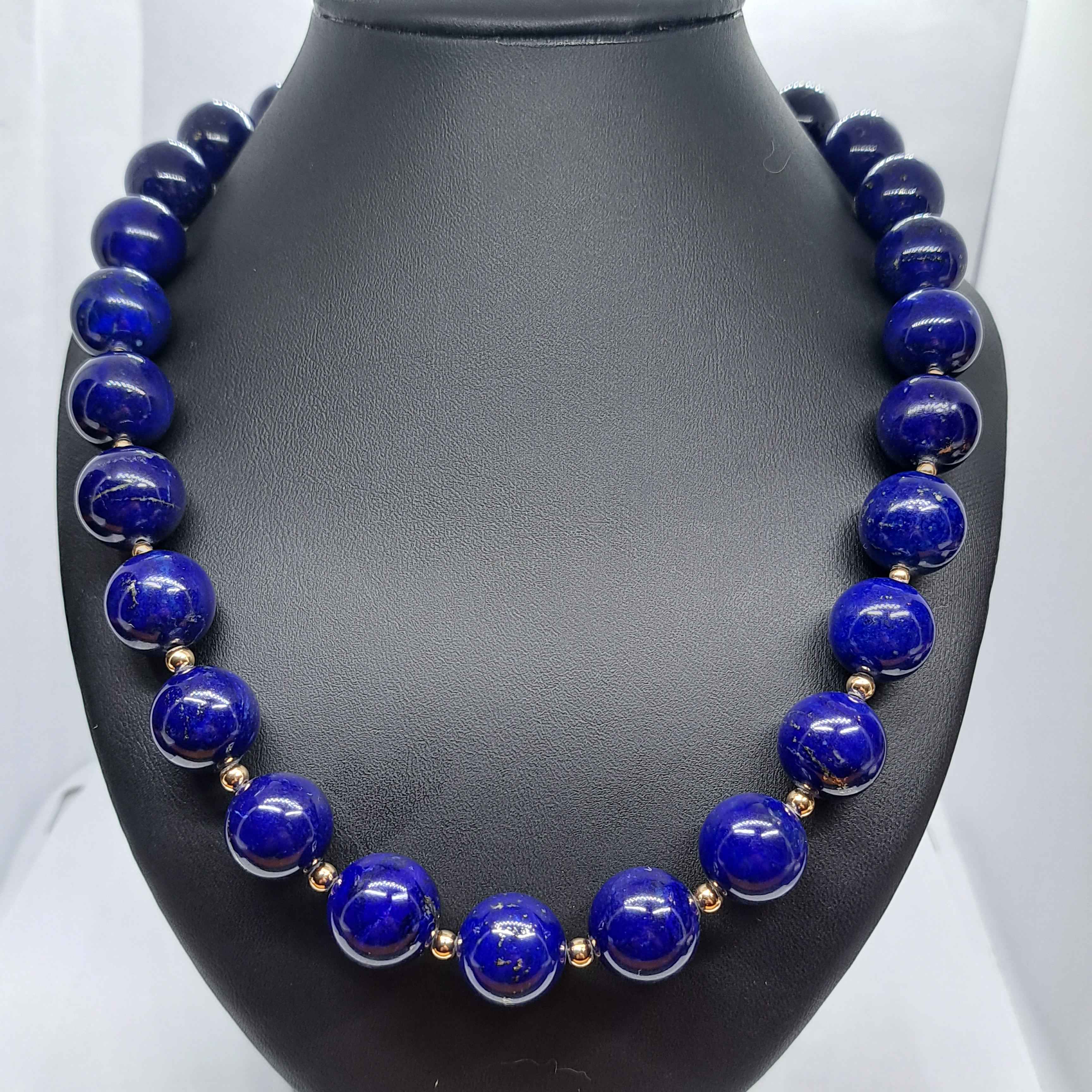 Lapis lazuli nyakék